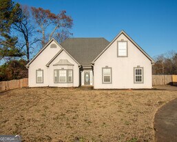 609 Alyssa Dr in Locust Grove, GA - Building Photo