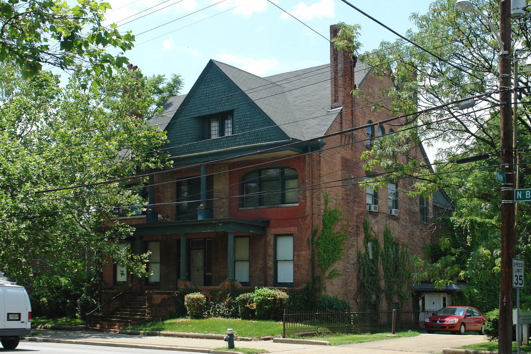 231 N Broadway in Lexington, KY - Foto de edificio