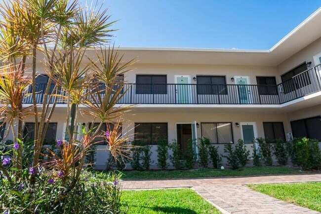 2621 NE 1st St in Pompano Beach, FL - Building Photo - Building Photo