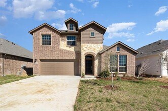 2605 Glasgow Wy in Denton, TX - Building Photo - Building Photo