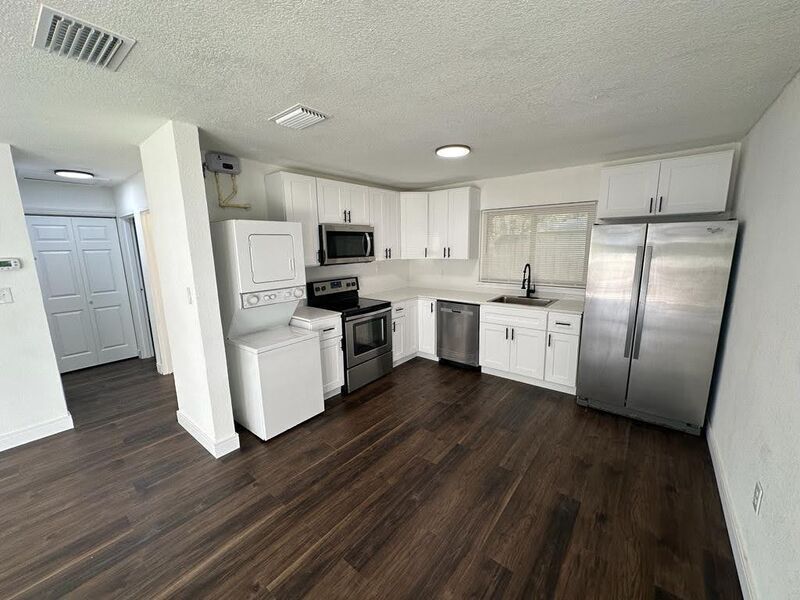 2111 Mara Ct in Leesburg, FL - Building Photo