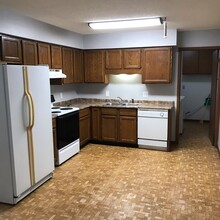 509 Jenkran St, Unit #5 in Morrison, IL - Foto de edificio - Building Photo