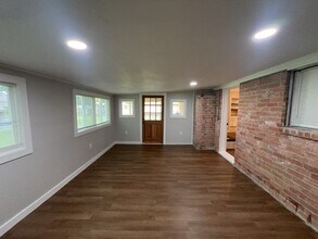 30707 Martens Rd in Tomball, TX - Foto de edificio - Building Photo