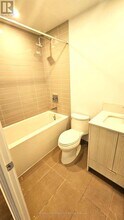 430 Square One Dr in Mississauga, ON - Building Photo - Building Photo