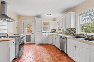 315 E 1st St in Tyler, TX - Building Photo - Building Photo