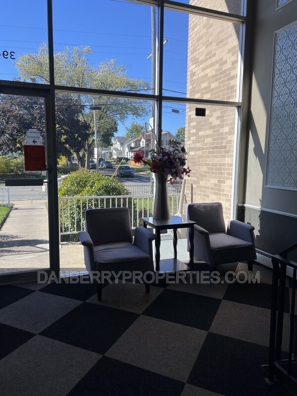 3940 Jackman Rd in Toledo, OH - Building Photo - Building Photo