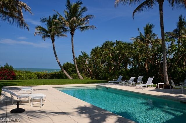 56 Gulf Shore Blvd S in Naples, FL - Building Photo - Building Photo