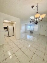 202 Mansfield F in Boca Raton, FL - Building Photo