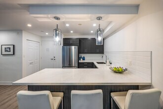 Four Thousand Yonge Street in Toronto, ON - Building Photo - Interior Photo