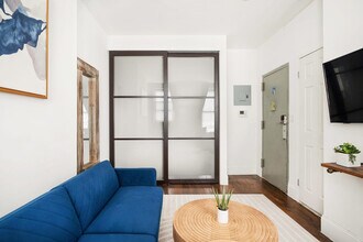 69 Clinton St in New York, NY - Building Photo - Building Photo
