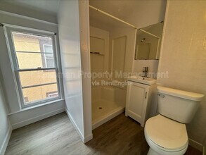 808 W Walnut St in Kalamazoo, MI - Building Photo - Building Photo