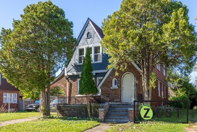 property at 5235 Haverhill St