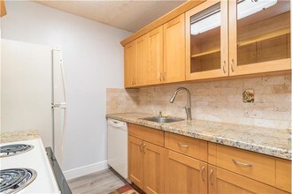 7215 Miami Lakes Dr-Unit -A8 in Miami Lakes, FL - Foto de edificio - Building Photo