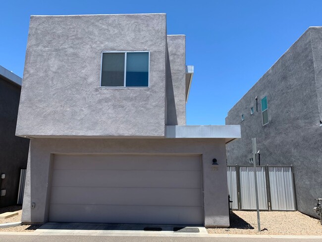 property at 975 E Park Modern Dr