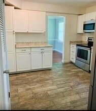 442 Dauphin Ln in Virginia Beach, VA - Foto de edificio - Building Photo