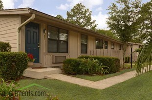 Palm Vista in Panama City, FL - Building Photo