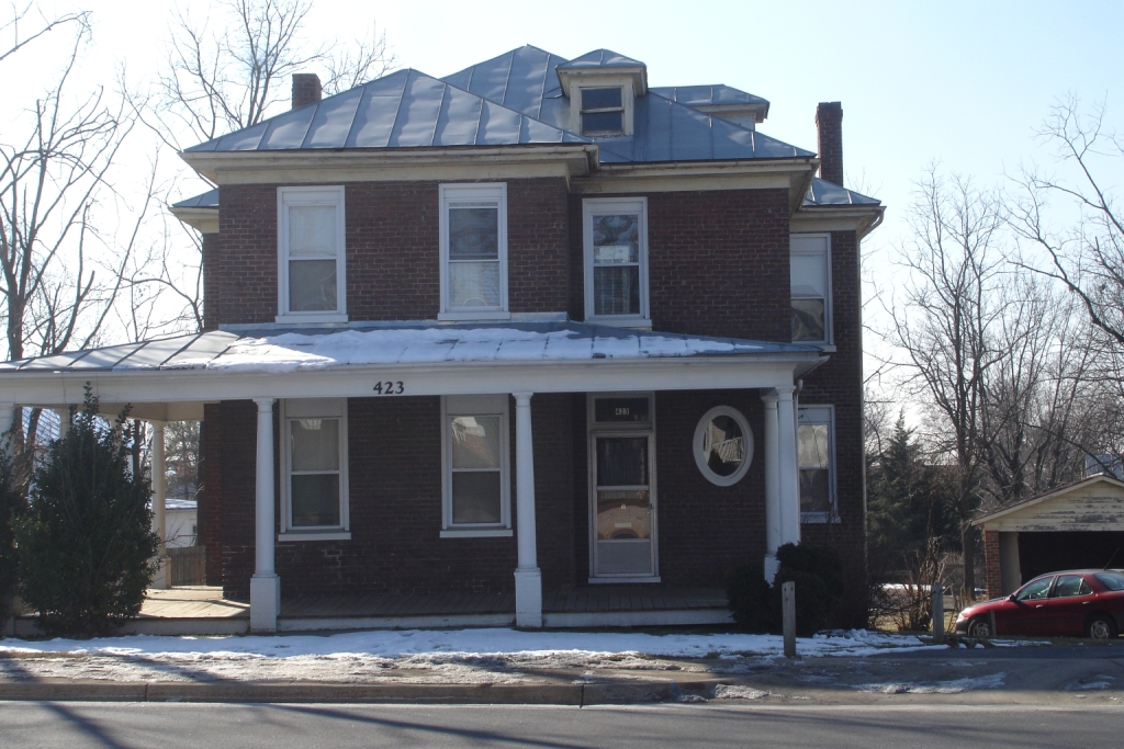 423 W Market St in Harrisonburg, VA - Building Photo