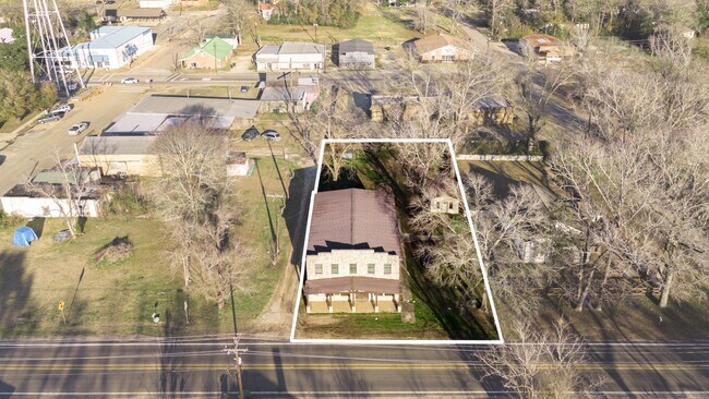 411 Kaufman St in Newton, TX - Building Photo - Building Photo