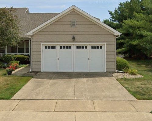 1701 E Amber Ln in Urbana, IL - Building Photo - Building Photo