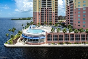 2743 First St, Unit 2303 in Ft. Myers, FL - Building Photo