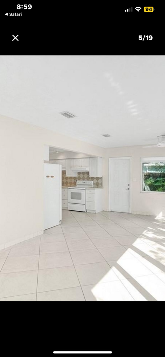 330 NE 42nd Ct in Oakland Park, FL - Building Photo - Building Photo