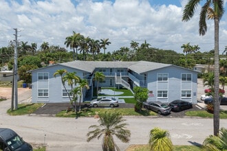 North Lake Garden Apartments in Hollywood, FL - Foto de edificio - Building Photo