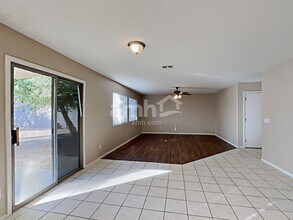 1117 E Dust Devil Dr in San Tan Valley, AZ - Foto de edificio - Building Photo