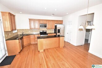 101 Highlands Blvd in Easton, PA - Building Photo - Building Photo