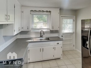 607 Ben Allen Rd in Nashville, TN - Foto de edificio - Building Photo