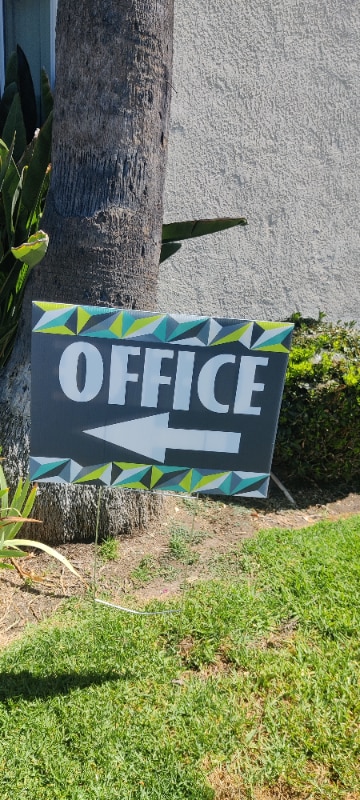 18935 Sherman Way in Los Angeles, CA - Building Photo - Building Photo