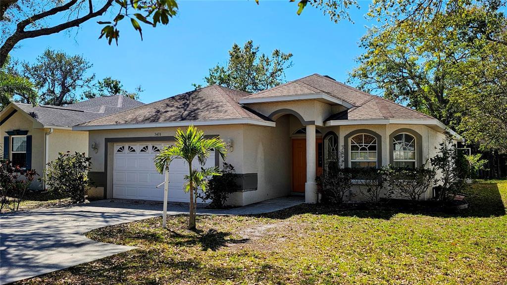 5476 Ashton Manor Dr in Sarasota, FL - Building Photo