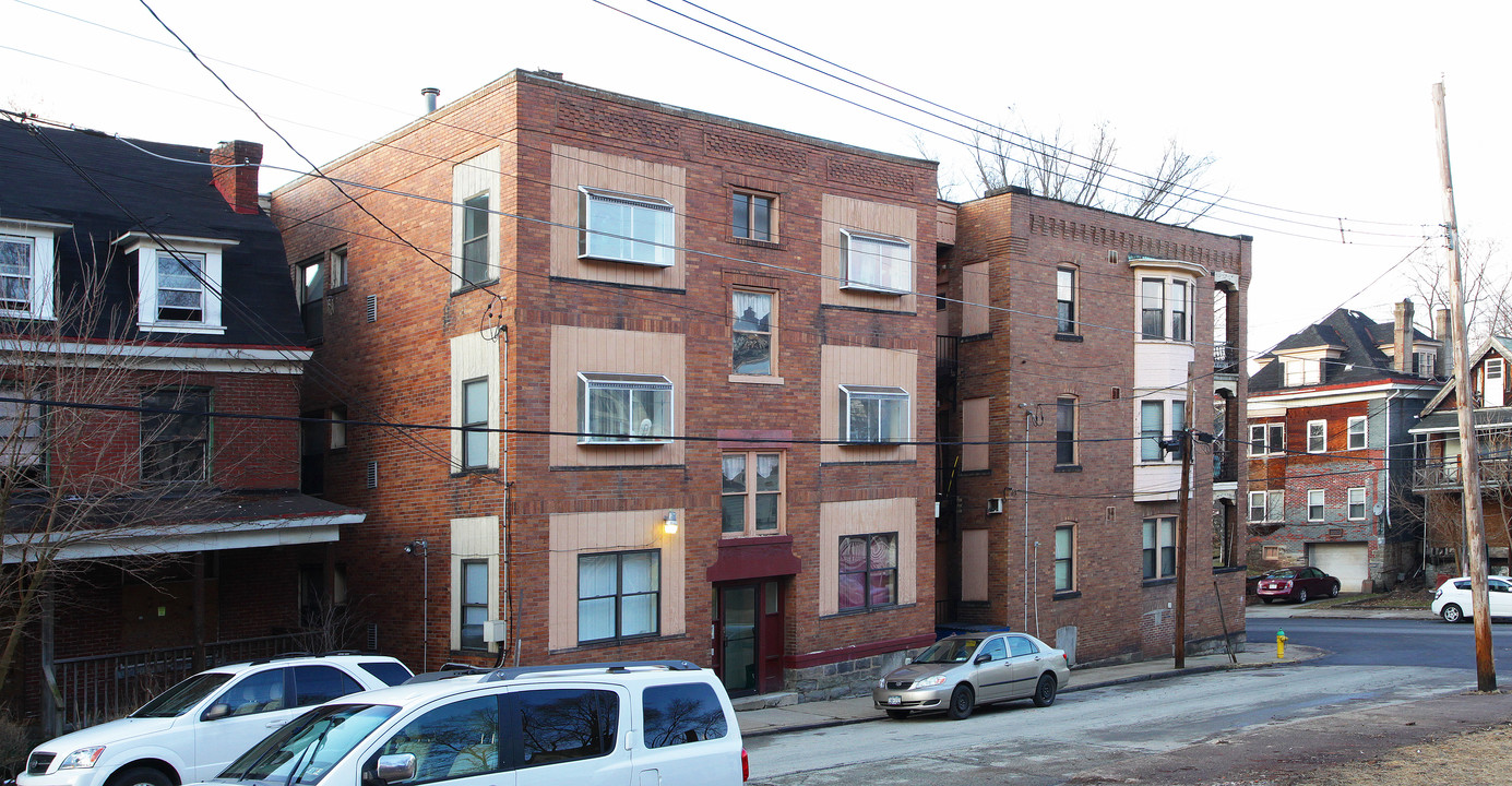 577 Campbell St in Pittsburgh, PA - Foto de edificio