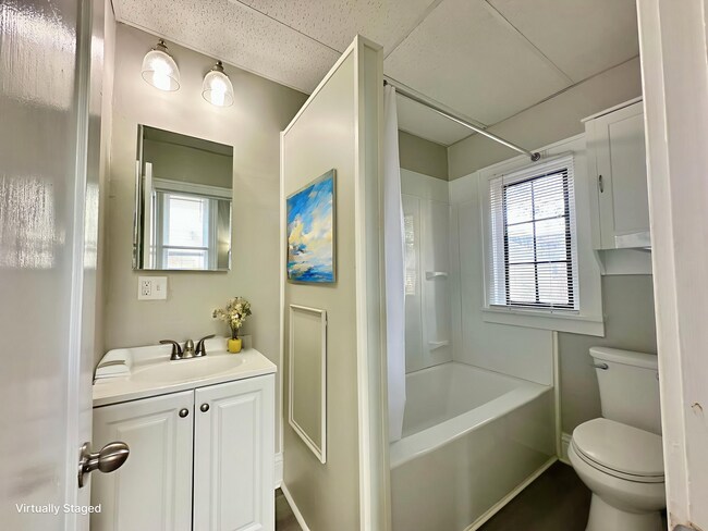172 High St in Lockport, NY - Building Photo - Building Photo
