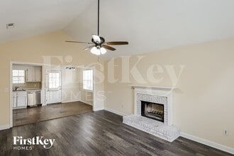 102 Carriage Dr in Alabaster, AL - Building Photo - Building Photo