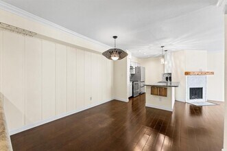 4635 Wild Indigo St in Houston, TX - Building Photo - Building Photo