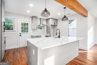 1679 Browning St SW in Atlanta, GA - Building Photo - Building Photo