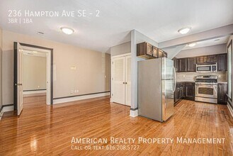 236 Hampton Ave SE in Grand Rapids, MI - Building Photo - Building Photo