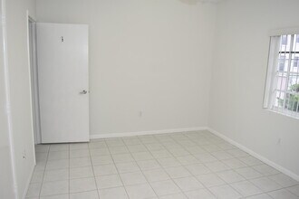 2010 Taylor St in Hollywood, FL - Building Photo - Building Photo