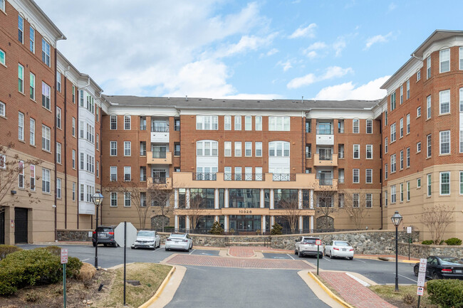 10328 Sager Ave in Fairfax, VA - Foto de edificio - Building Photo