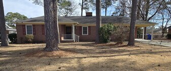 622 Garfield Dr in Fayetteville, NC - Building Photo