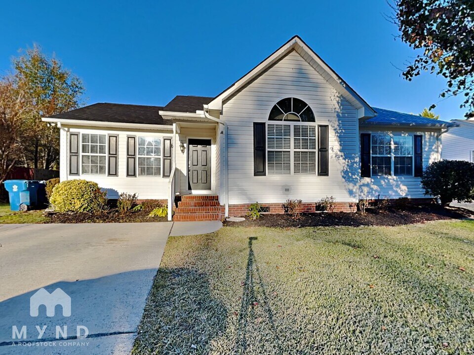 832 St Andrews Pl in Concord, NC - Foto de edificio