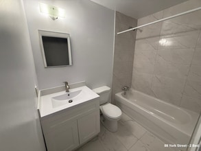 88 York St in London, ON - Building Photo - Building Photo