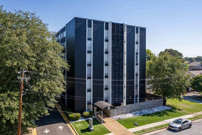 Midtown Towers in Columbus, GA - Building Photo - Building Photo