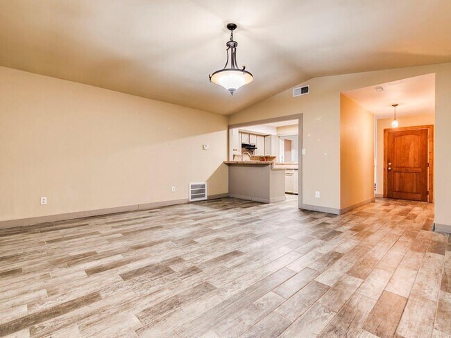 9805 Murmuring Creek Dr in Austin, TX - Building Photo - Building Photo
