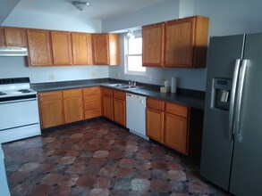 126 Reed St-Unit -Upper in Toledo, OH - Building Photo - Building Photo