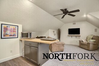 1566 W Whiff Dr in Eagle, ID - Building Photo - Building Photo