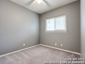 12851 Hunting Bear in San Antonio, TX - Building Photo - Building Photo