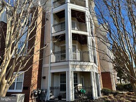 12901 Centre Park Cir in Herndon, VA - Building Photo