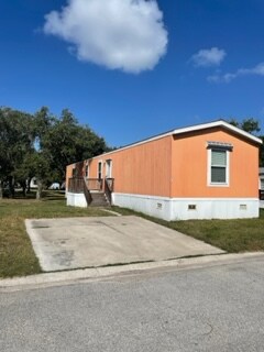 1800 N Live Oak St-Unit -21 in Rockport, TX - Building Photo