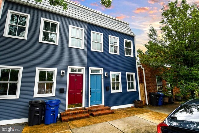 property at 218 S Henry St